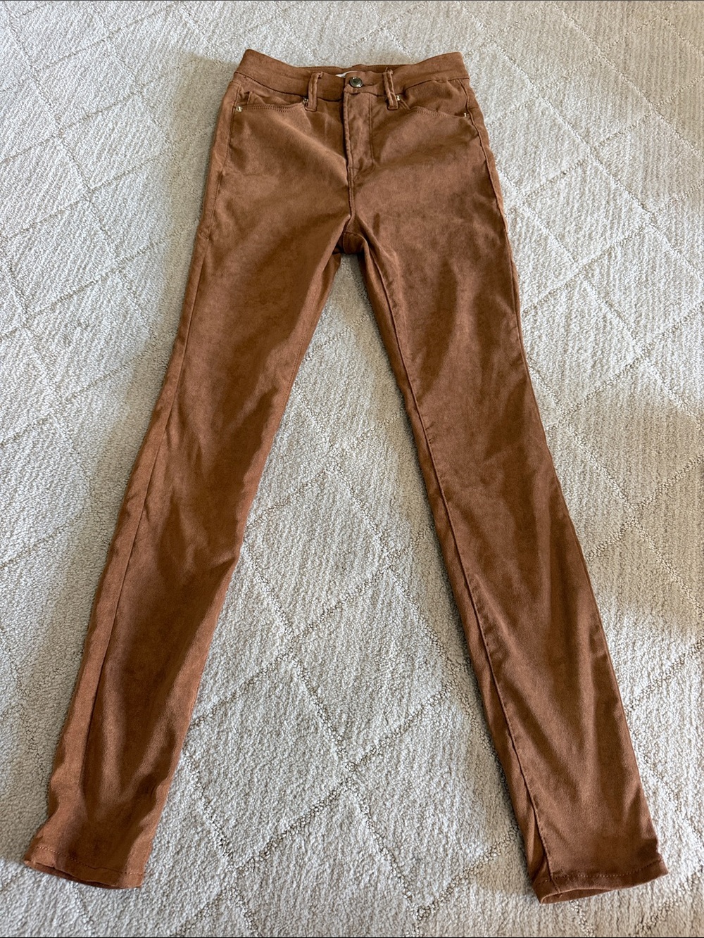 Good American Skinny Jeans in Tobacco Brown